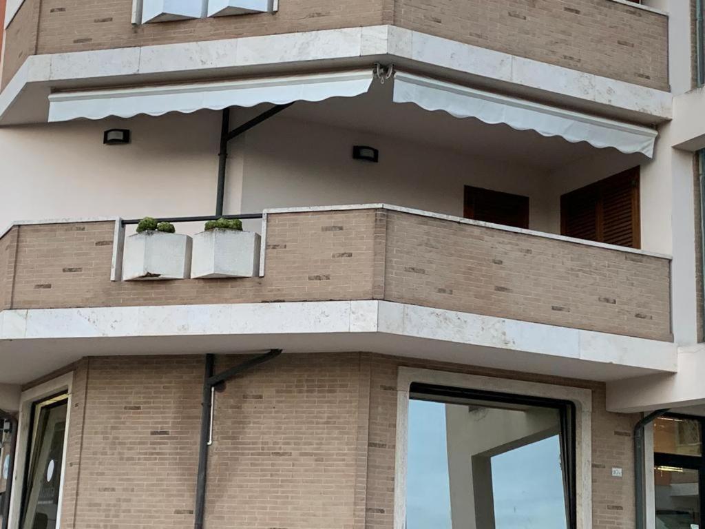 Casa Alba - チヴィタノーヴァ・マルケ エクステリア 写真